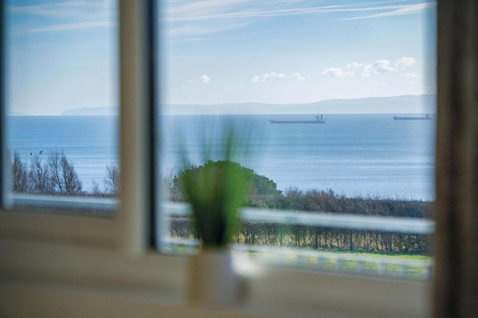 The Penthouse - 1 Bedroom Apartment - Ocean Breeze Порт-Ейнон Екстер'єр фото